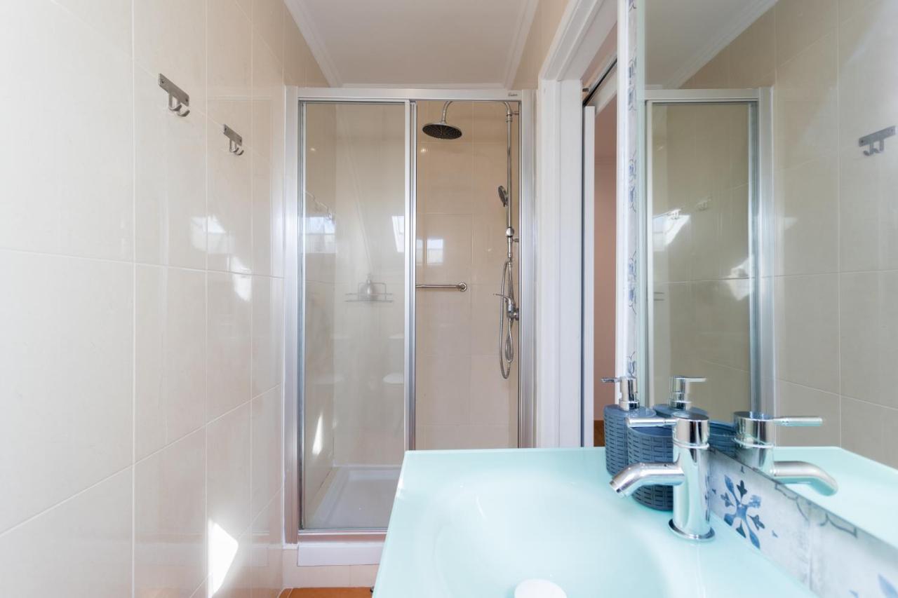 Rato Cozy 3Br W/Balcony - By Lu Holidays Lejlighed Lisboa Eksteriør billede